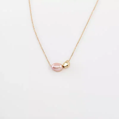 گردنبند مروارید صورتی"لمس عشق"